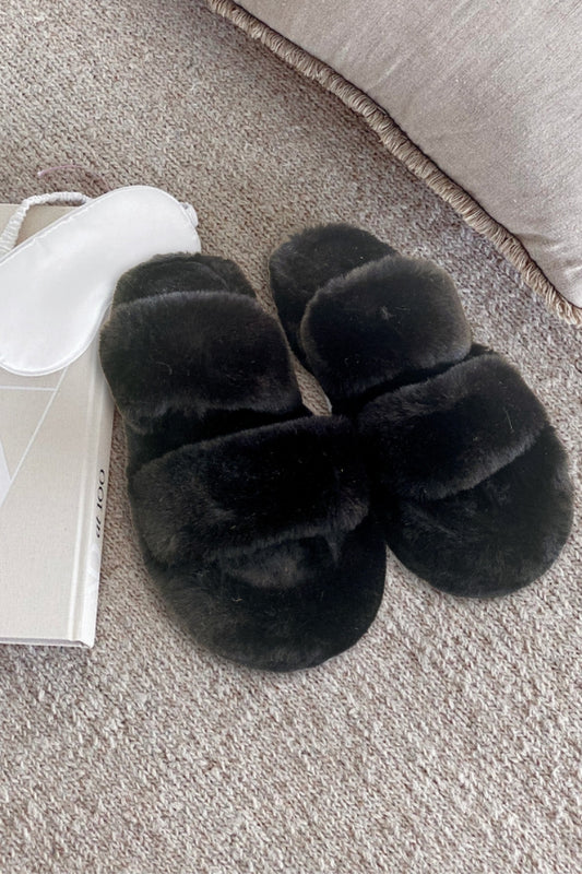 Menti Slippers - Black