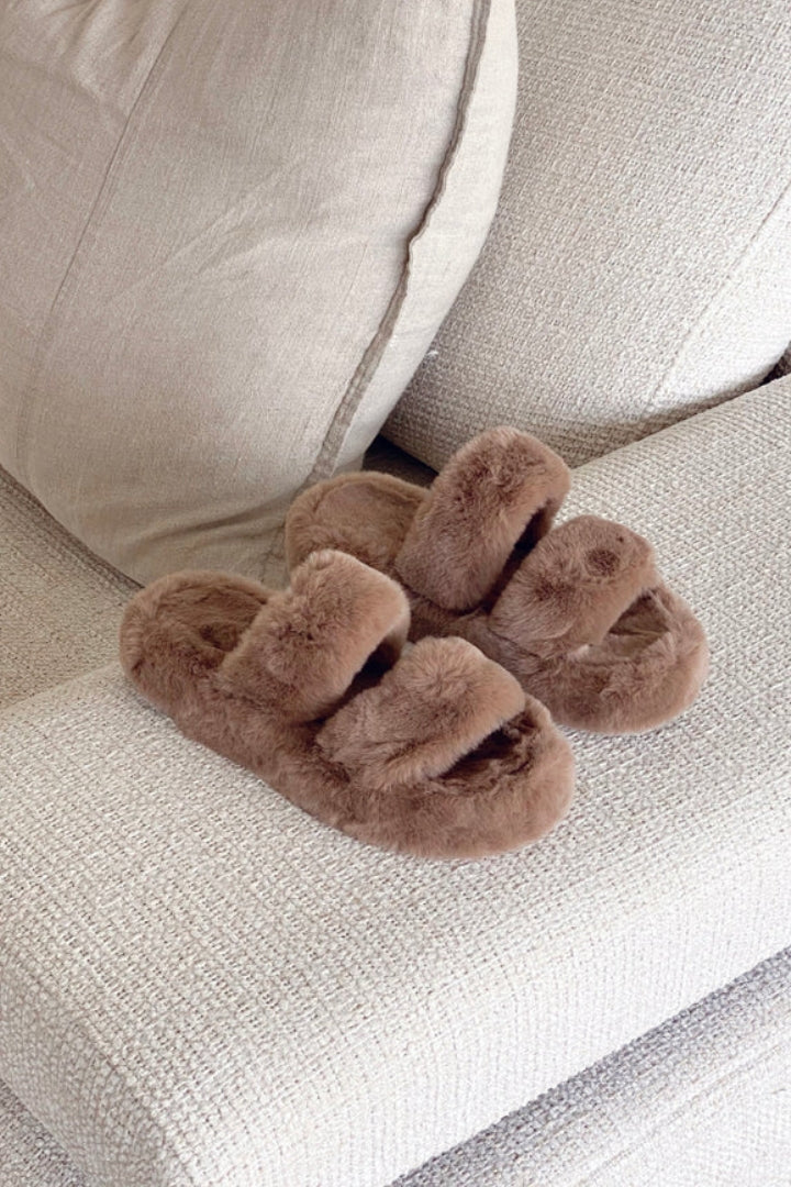 Menti Slippers - Brown